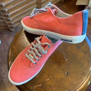 SeaVees/Karin sneaker shoes new without box